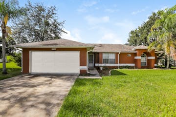 12510 FADE DR GRAND ISLAND, FL 32735